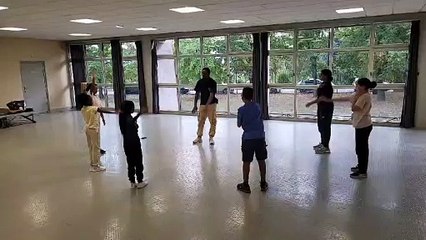 Echauffement du cours Hip-hop avec les 9/ 14ans