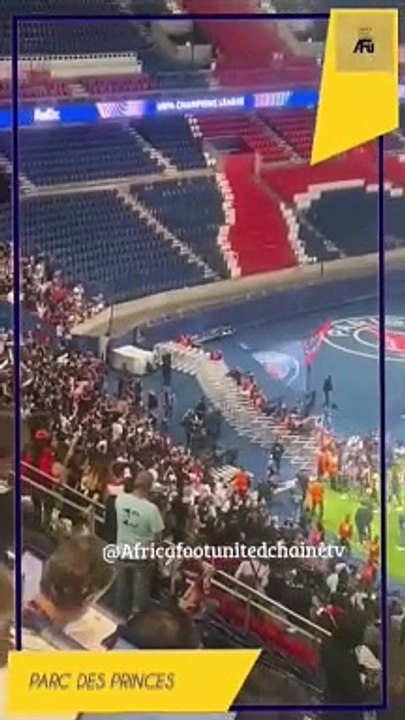 #LDCUEFA  : Instant de communion entre le public PARISIEN  et les joueurs amenés par le capitaine MARQUINHOS ! ⚽