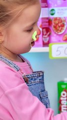 Crime et châtiment d'un enfant. Blague amusante.  #SHORTS