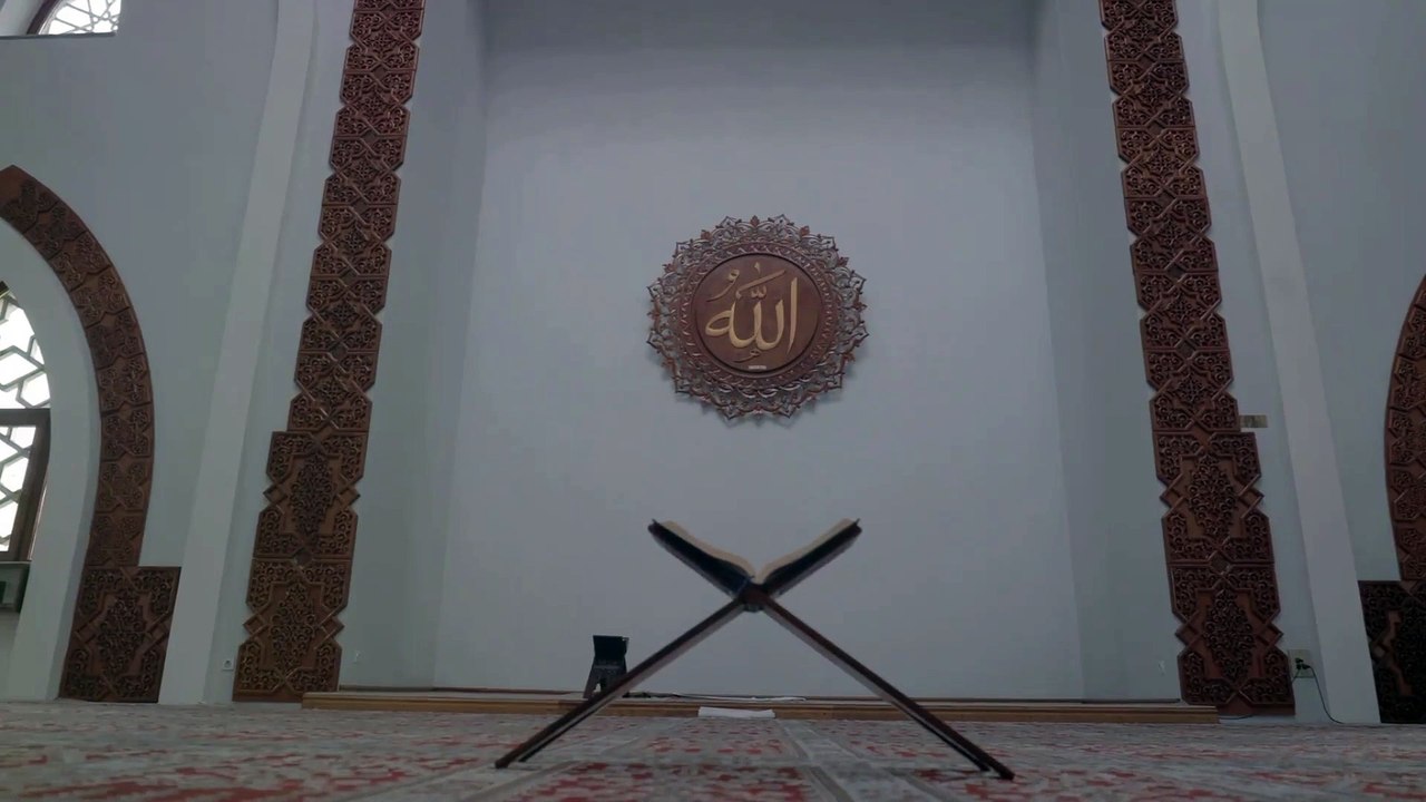 Sourate Al-Ikhlas (Sourate 112 : Le Monothéisme Pur) :