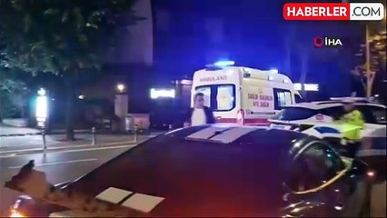 Kadıköy'de Kontrolden Çıkan Otomobil Park Halindeki Araçlara Çarptı: 4 Yaralı