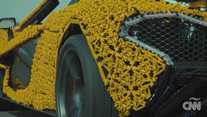 El increíble vídeo de un McLaren creado con 342.000 piezas de LEGO