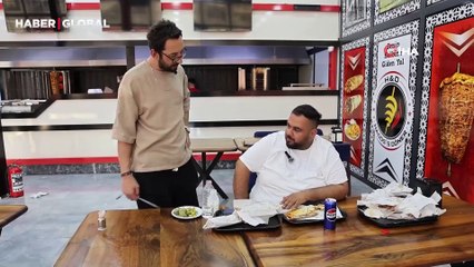 5 bin TL ödüllü 1 buçuk metrelik döneri yemeyi başaran 160 kiloluk adam zor anlar yaşadı: "Şimdi de tatlı yemeye gideceğim"