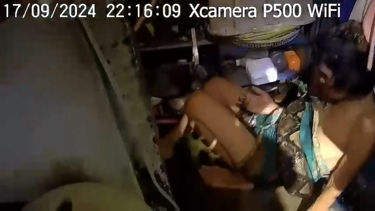 El rescate de una mujer tras permanecer dos horas atrapada por una pitón de cuatro metros en Tailandia