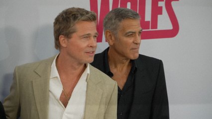 George Clooney et Brad Pitt électrisent Hollywood à l'avant-première de "Wolfs"