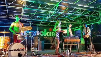 monokini 2 aout 2024 port de comberge st michel chef chef .... serge gainsbourg... shu ba du ba loo ba