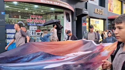 Sinoplu öğrenciler gazileri yalnız bırakmadı