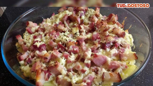 Batata com bacon ao forno