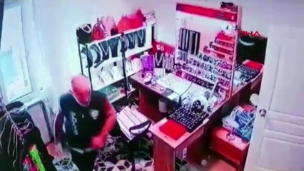 Sahte polisler ev baskını düzenleyip vurgun yaptı!