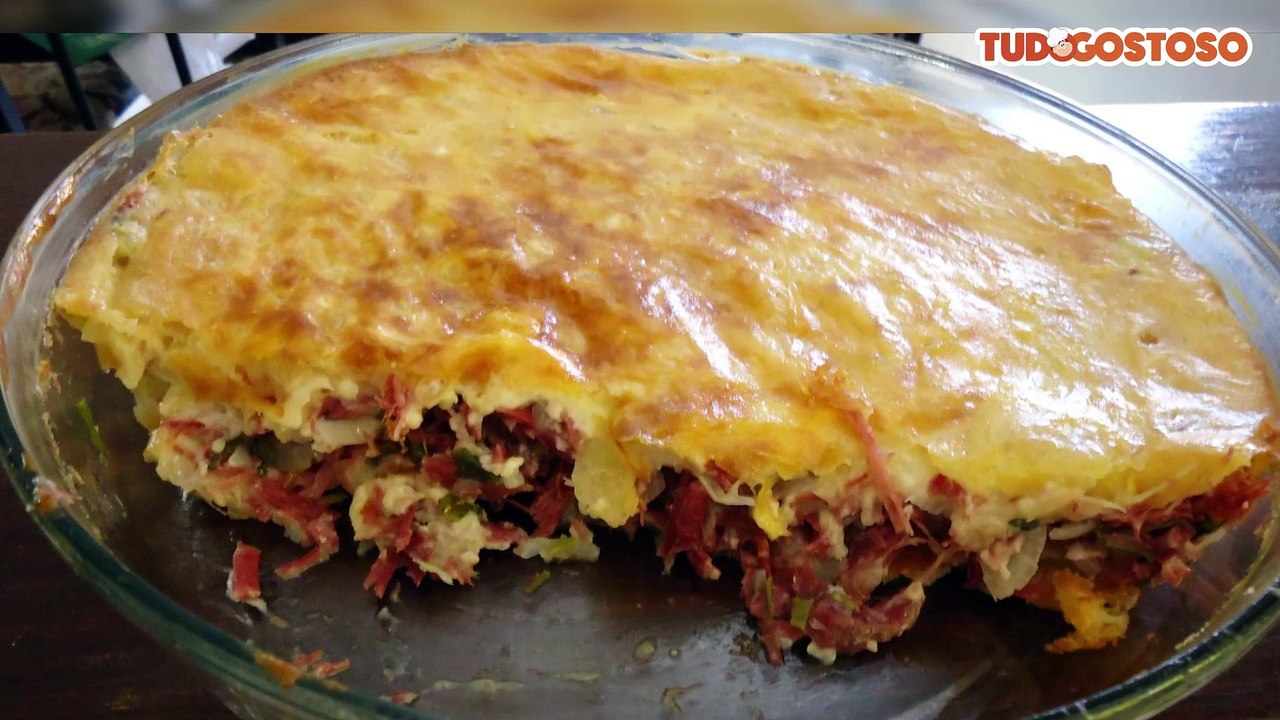 Escondidinho de carne seca com mandioca