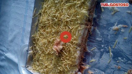 Torta gelada de frango com batata palha