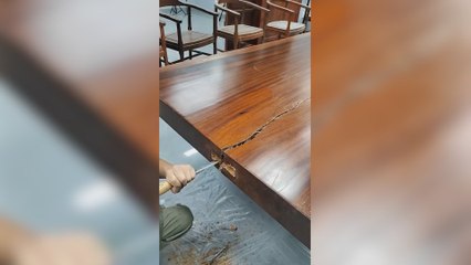 la impecable forma de arreglar una mesa: queda mejor que si fuera nueva