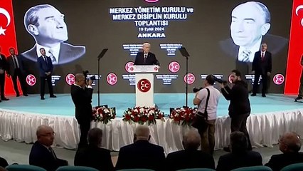 Bahçeli'den gazeteciye: Böyle sapık ve yanlış sorularla...