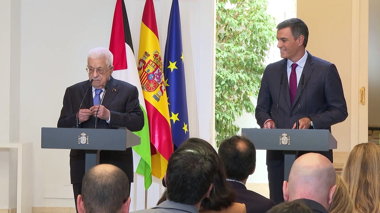 Abbas pide junto a Sánchez que se celebre una segunda conferencia de paz en Madrid