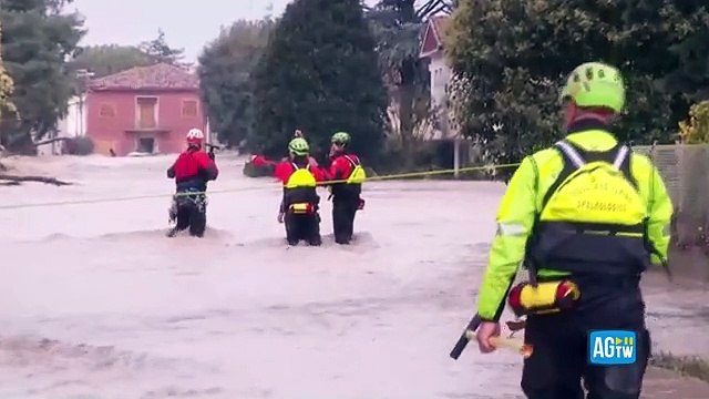 Maltempo Emilia, il Lamone rompe gli argini a Traversara di Bagnacavallo