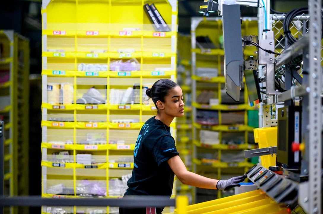 Amazon Raises Wages, Offers Free Prime