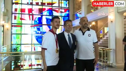 İmamoğlu, Paralimpik Şampiyonlarını Ağırladı