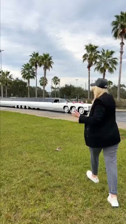 "Landing Holicopter On The Car America Dream i Love America Manufacturing Longest Car In The World Follow For More Videos Have Trendingreels Follow For More Videos"....!!