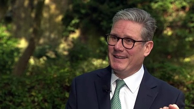 Starmer defends accpeting free Arsenal tickets