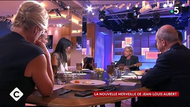 Jean-Louis Aubert déplore les politiques “qui pensent pas mal à eux” : J'ai vu des égoïstes à gauche et à droite