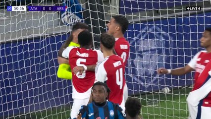 Raya's Stunning Double Save Against Retegui ⚽