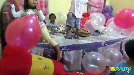 Di Hari Kemerdekaan kamar Keysha Penuh Dengan Balon Merah Putih _ Balonnya banyak sekali