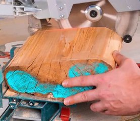 Cosplay geisha shoes created out of a stump!