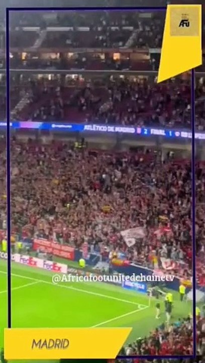 #LDCUEFA  : #atleticomadrid Instant de communion entre les joueurs madrilènes et le public du Stadio Métropolitano 