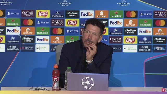 Tensión en rueda de prensa con Simeone cuando le preguntan por los pitos de De paul