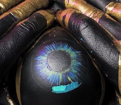 Transforming an ordinary coconut into extraordinary crafts!