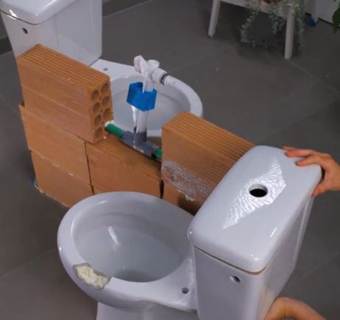 ⁣Mind blowing toilet & bathroom makeovers!