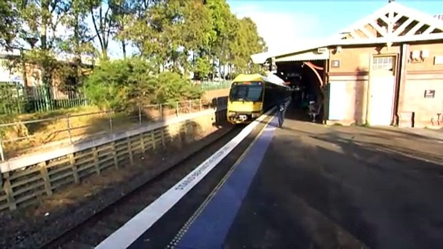 Unions NSW drop threats of industrial action after transport minister promises free rail travel in Sydney this weekend