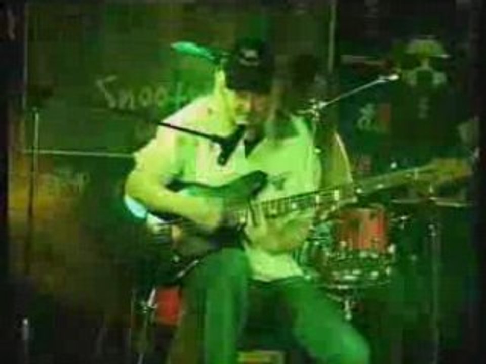 Music saves Me, by BB BLACKDOG Live Snooty Fox