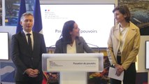 Amélie Oudéa-Castéra (ministre sortante des Sports) remercie 