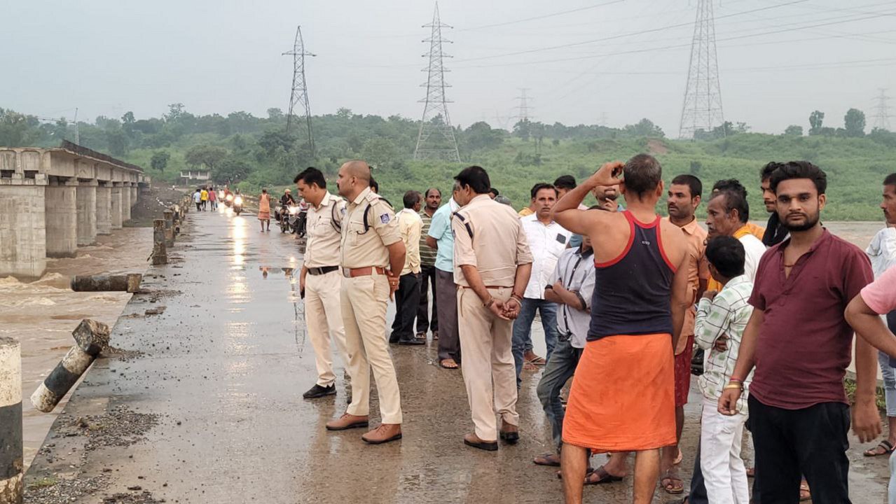 प्रेमी जोड़ों का दूसरे दिन भी नही लगा सुराग, नदी की खाक छान रही एसडीआरएफ की टीम