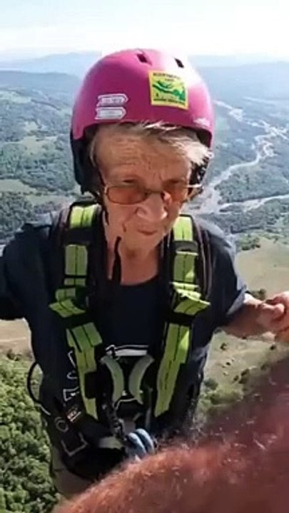 Cette mamie est en quête d'une seule chose : une dose d'adrénaline palpitante !