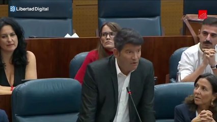 Sonrojante defensa de un diputado del PSOE a Sánchez: "Le tienen envidia por lo bueno que está"
