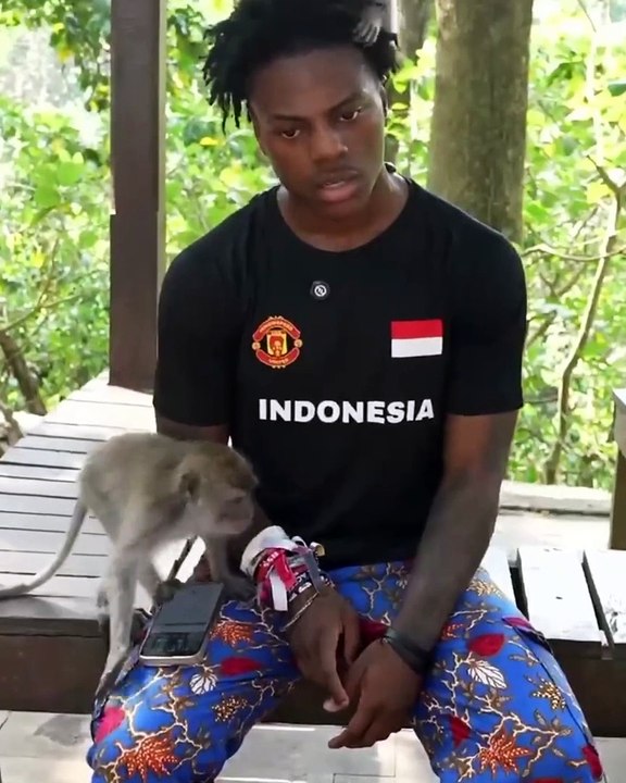 IShowSpeed Kehilangan Mikrofon nya Yang Diambil Monyet Saat Berada Di Monkey Forest, Bali