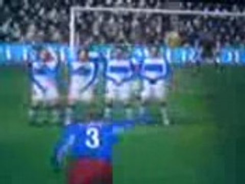 Coup franc en lucarne de R.Carlos