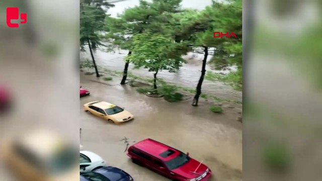 Giresun'da sağanak; cadde ve sokaklar suyla doldu