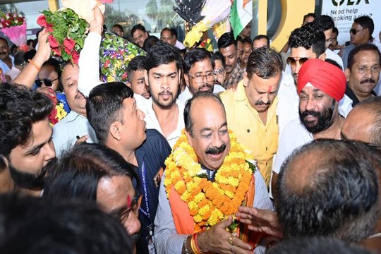 CG News: अमेरिका दौरे से लौटे छत्तीसगढ़ के डिप्टी सीएम अरुण साव, कई तकनीकों के बारे में की बातचीत, देखें Video