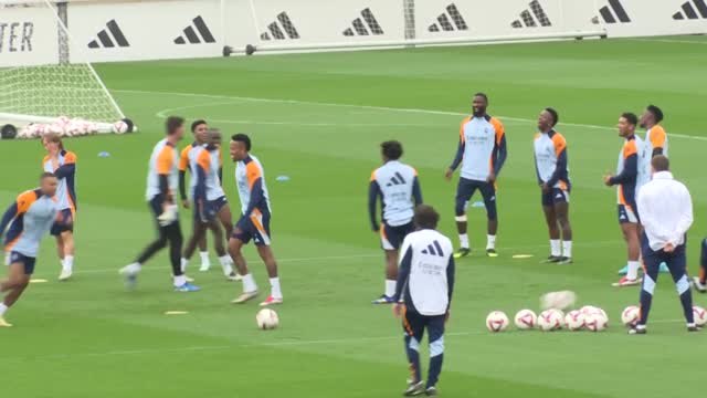 Real Madrid - Les coéquipiers de Mbappé se moquent de lui lors d'un toro !