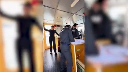 La Princesa Leonor, atenta sonriente e integrada en sus primeras maniobras en alta mar