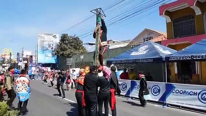 El Palo Volador en la Feria de Quetzaltenango