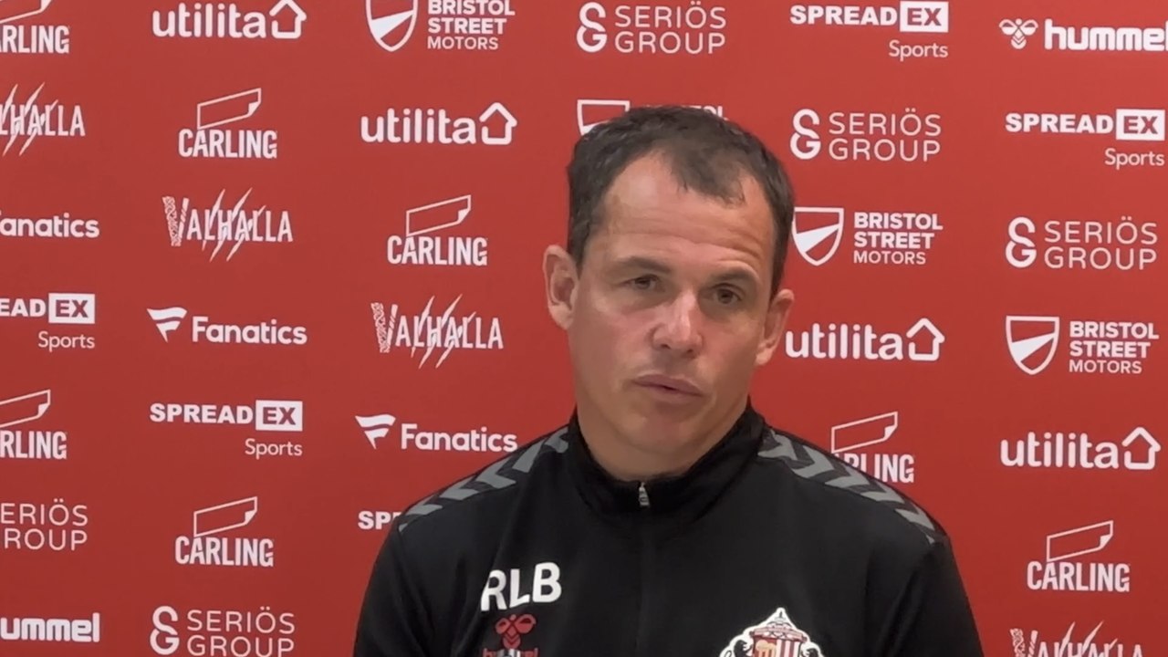 Sunderland must “bring the crowd with us” against Middlesbrough says Le Bris