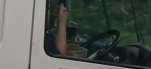 South Yorkshire Police Reveal Shocking Video of Dangerous Driving on Motorways 🚗