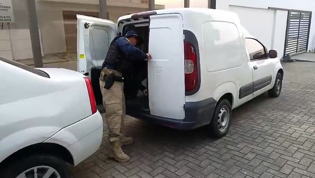 Motorista é preso com 250 quilos de maconha em furgão com placas clonadas no Sul de SC
