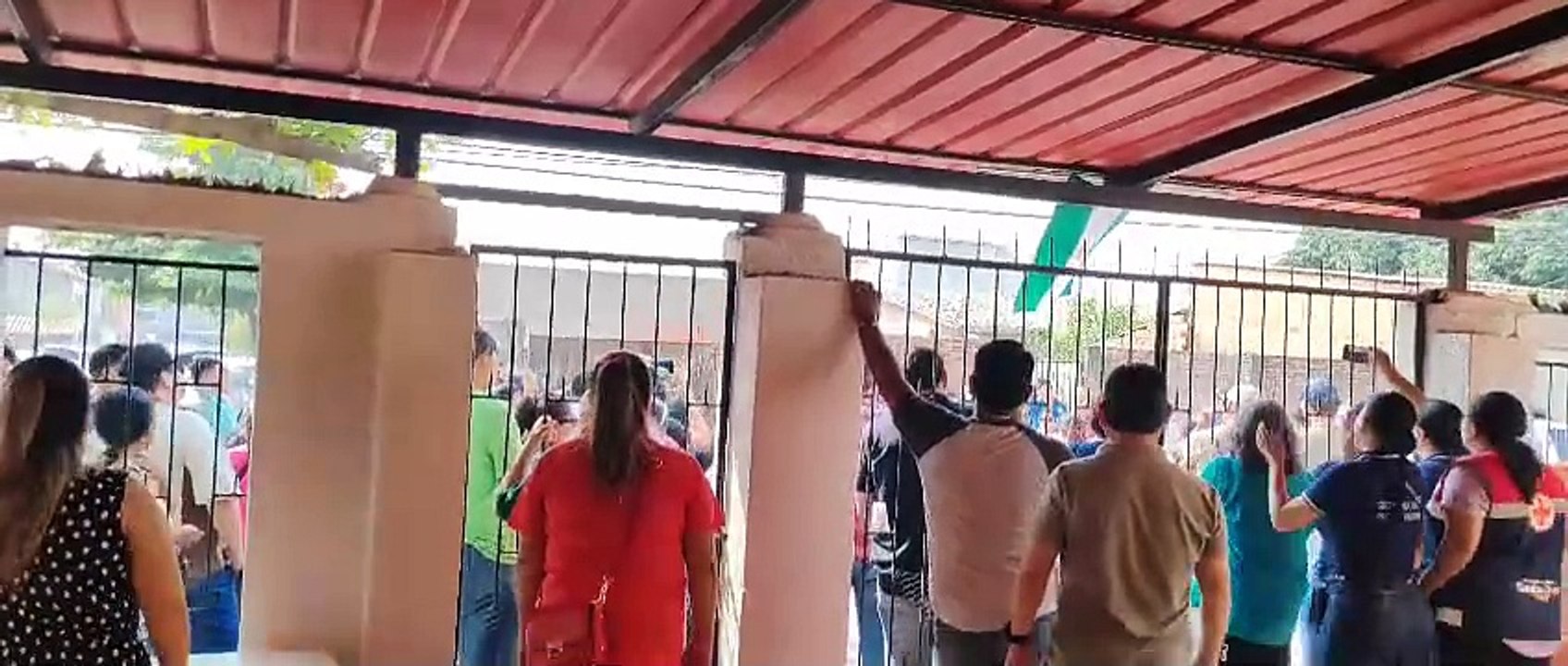 ​Tensión en un ampliado de trabajadores de salud, un grupo gestiona continuidad de la dirigencia y otro se opone y pide reelección
