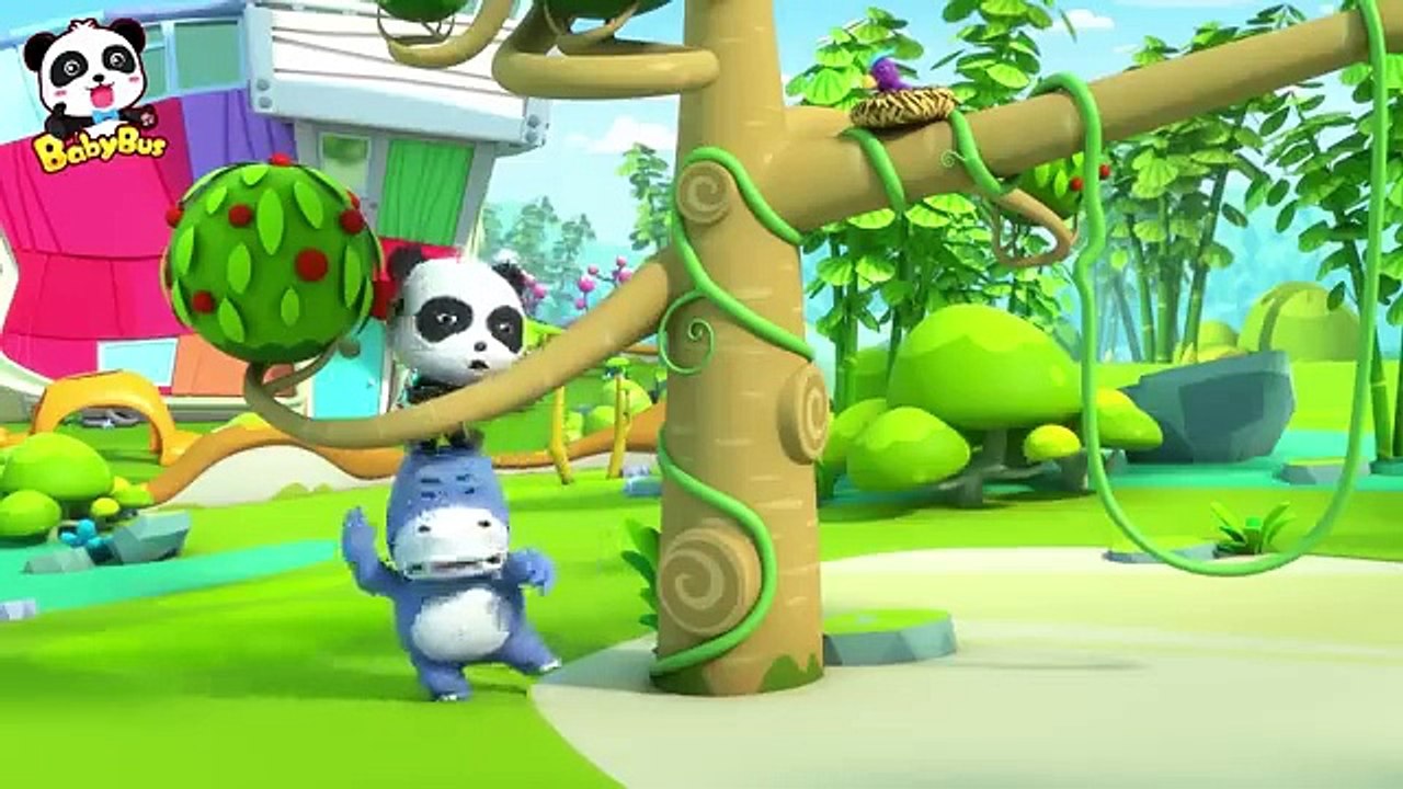 Baby panda saves baby eggs 