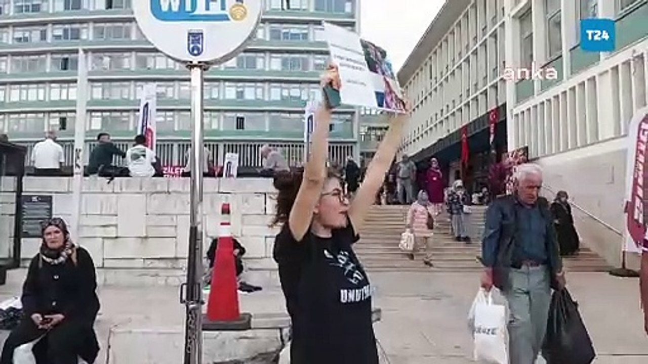 Depremzede Döne Kaya'dan "Yeni Ankara Adalet Sarayı" tepkisi: ''Bizler saray değil, adil bir şekilde yargılamanın yapıldığı mahkemeler istiyoruz''